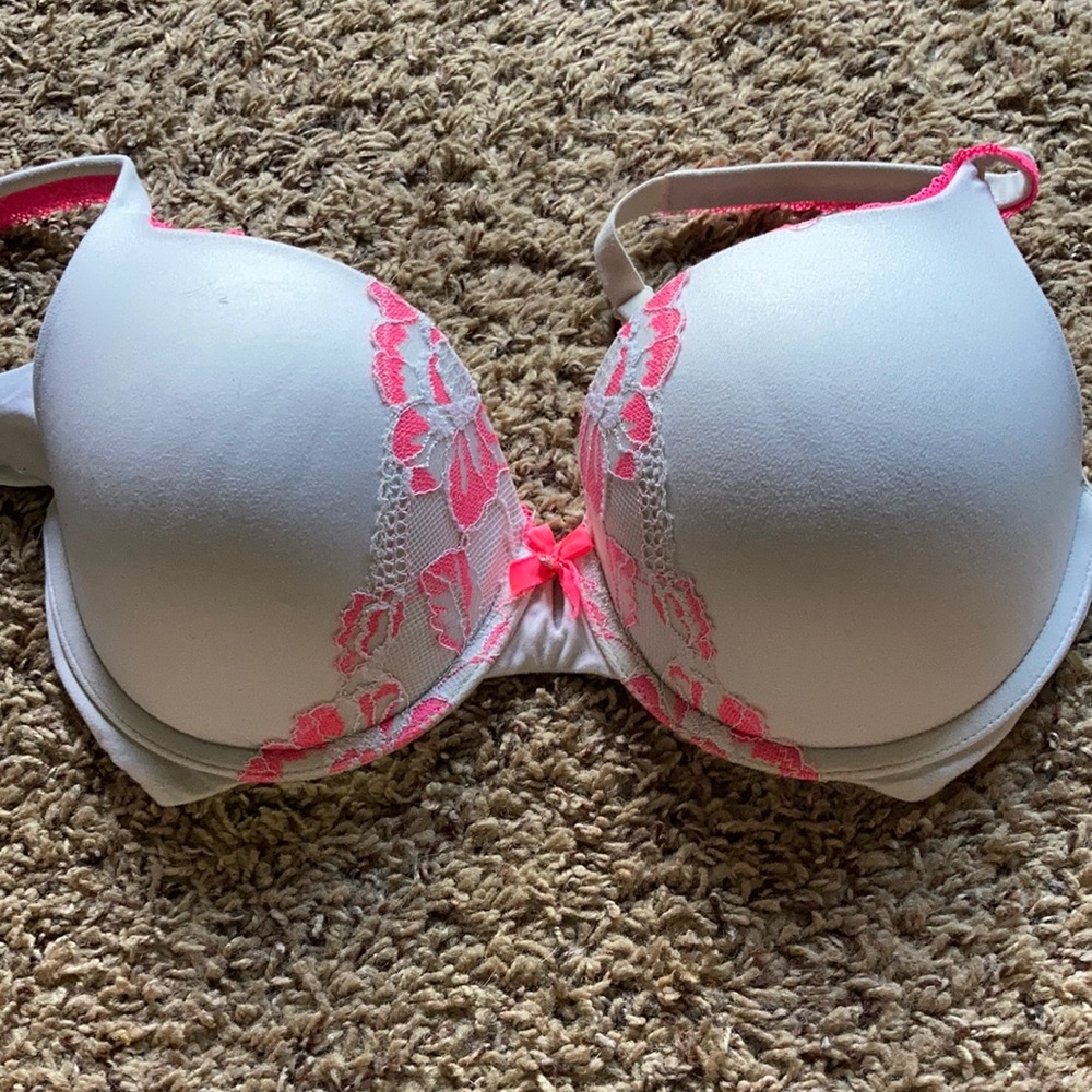 VS BRA 34D
